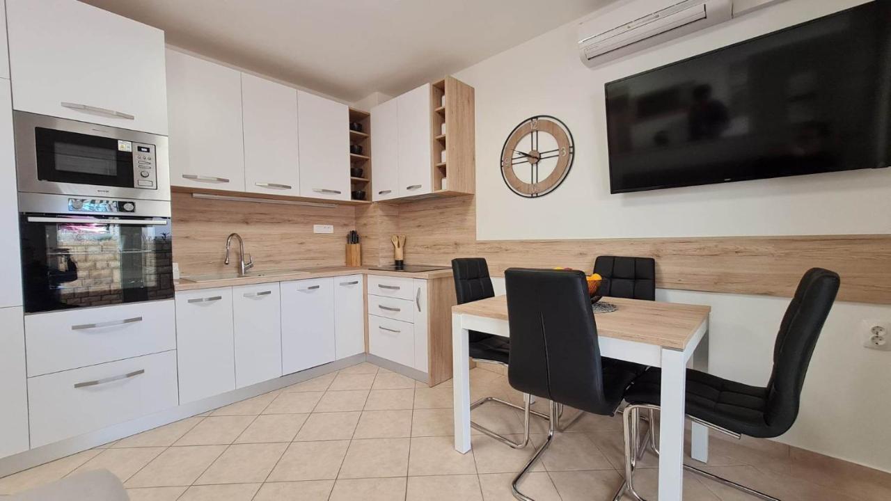 Apartman "Flower Garden" Ražanac Exteriér fotografie
