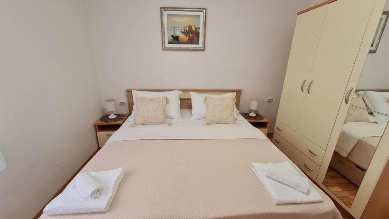 Apartman "Flower Garden" Ražanac Exteriér fotografie
