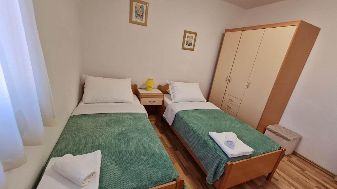Apartman "Flower Garden" Ražanac Exteriér fotografie