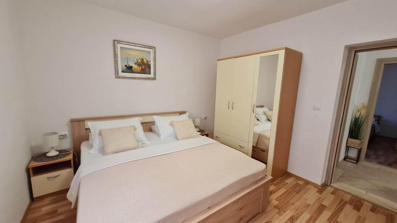 Apartman "Flower Garden" Ražanac Exteriér fotografie