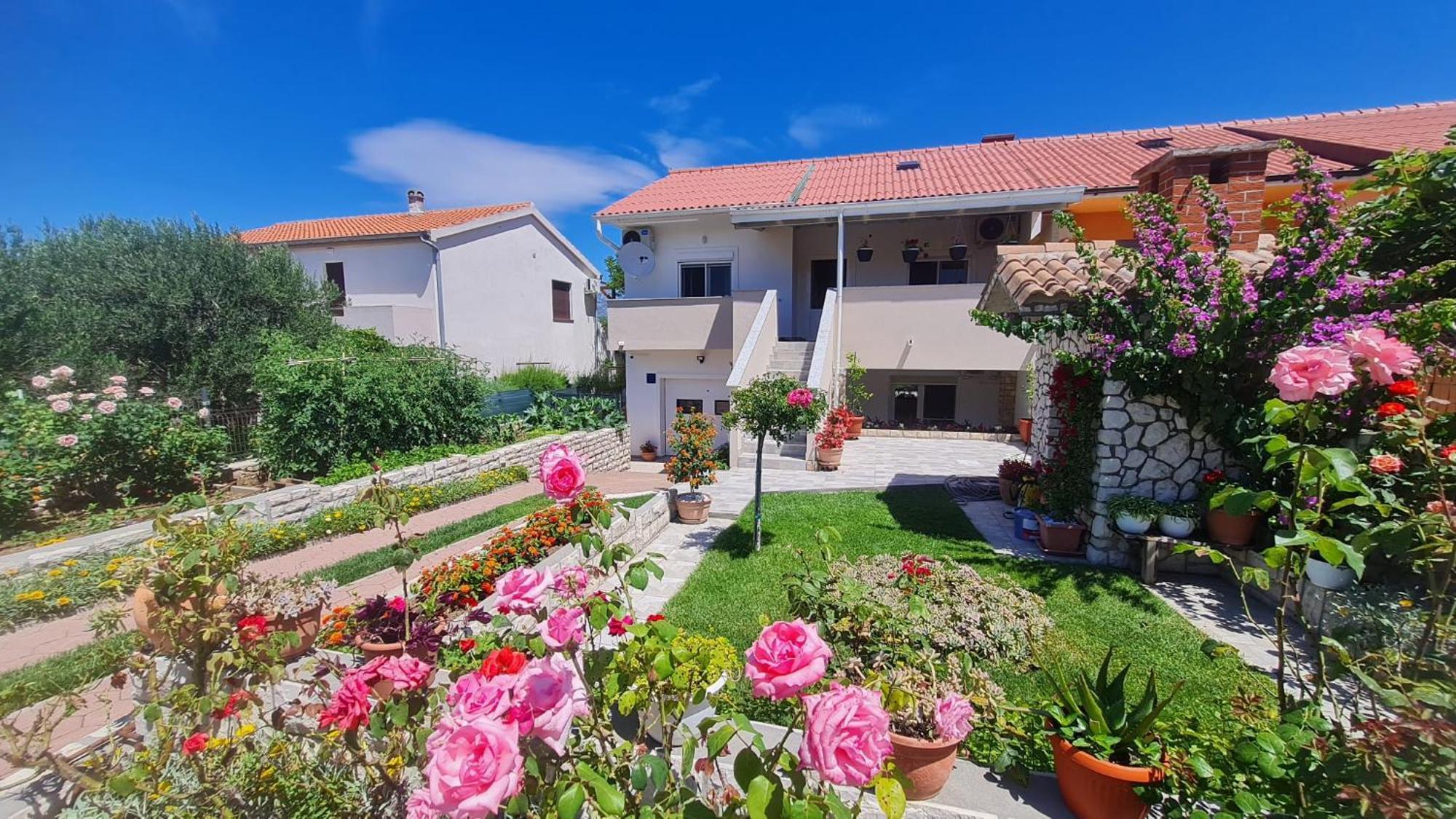 Apartman "Flower Garden" Ražanac Exteriér fotografie