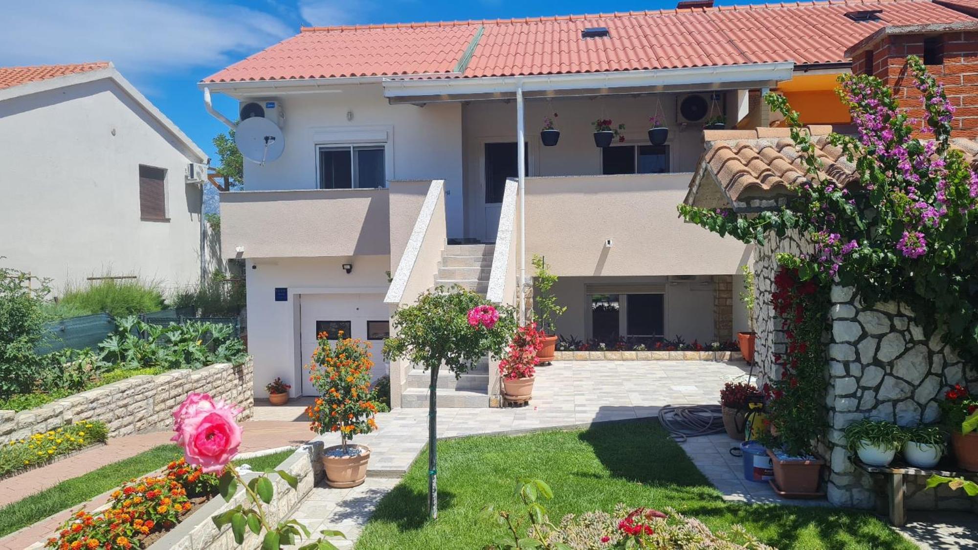 Apartman "Flower Garden" Ražanac Exteriér fotografie